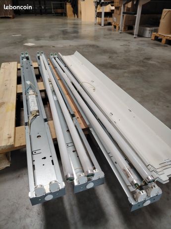 néons avec supports et protection