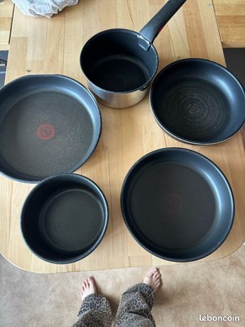 Lot de poêles et casseroles occasion
