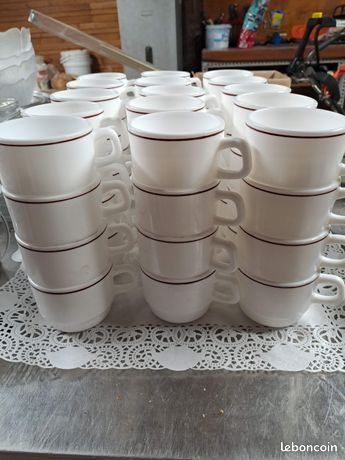 Lot de tasse et soucoupe