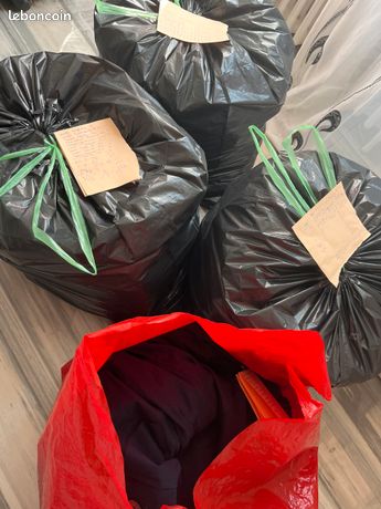 vêtements marché aux puces