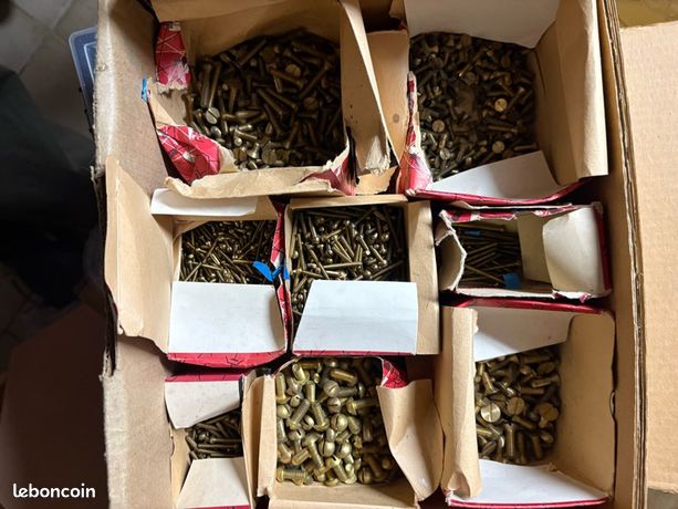 Lot de vis en laiton