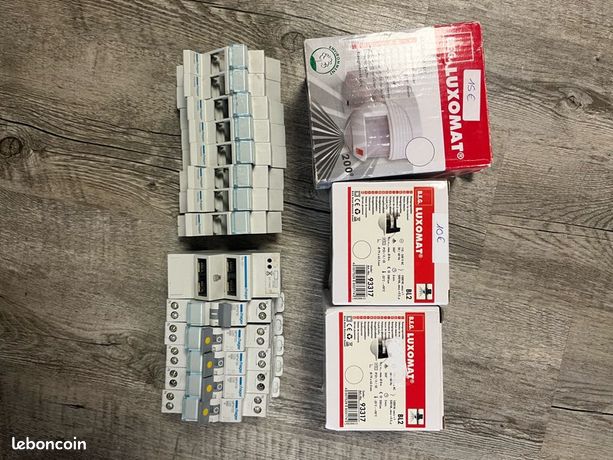 Lot disjoncteur et détecteur de mouvement