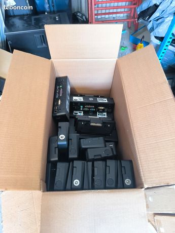 environ 50 stations accueils dell PR03X