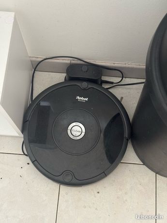 Lot ménage + déco Roomba + aspirateur + ventilateur + seau + grande étagère blanche URGENT déménagement