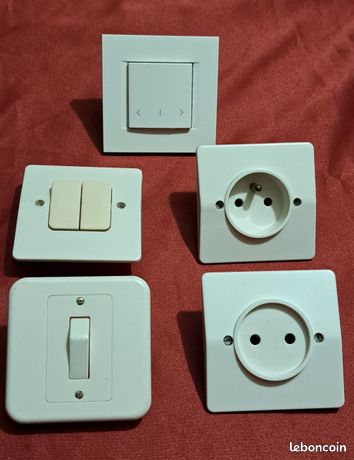 Lot ou unité interrupteurs et prises de courant