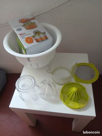 Lot presse agrumes et passoire
