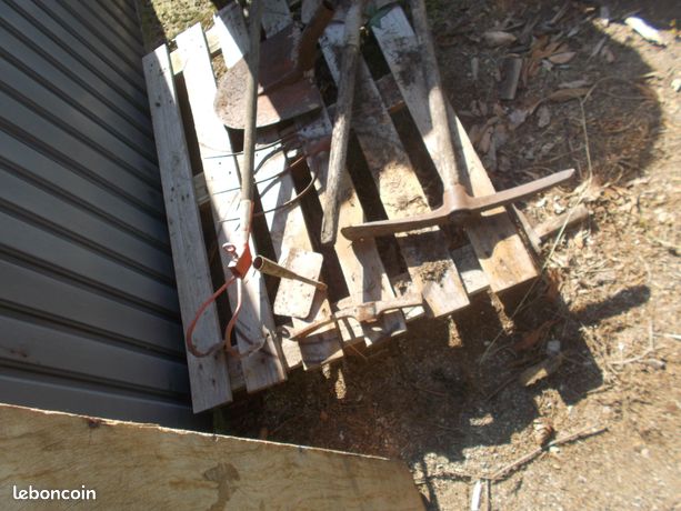 vieux outils de jardin en fer
