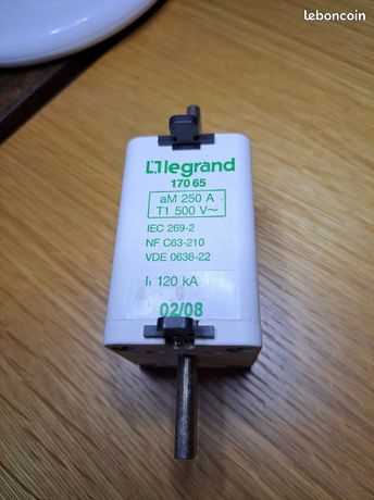 Lot104 Cartouche industrielle à couteau LEGRAND 17065