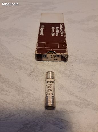 Lot67 10 cartouches fusibles 10x38 LEGRAND 500v 12A