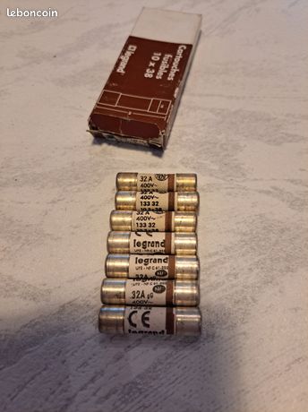 Lot69 7 cartouches fusibles 10x38 LEGRAND 400v 32A