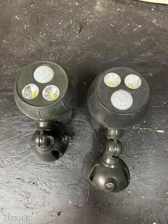 2 lampes à détecter Mr beams