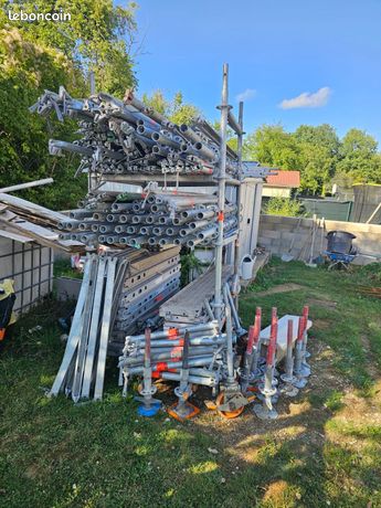 échafaudage type Layher 1,8 T de matériel