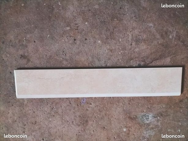 17 plinthes beige