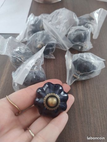 8 boutons de porte