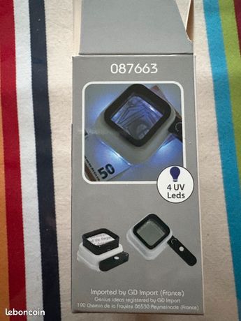 LOUPE PLIABLE avec LED 3 Grossissements GENIUS