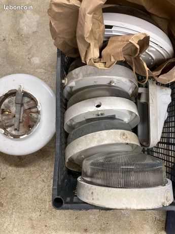 Lumière dextérieur ronde blanche