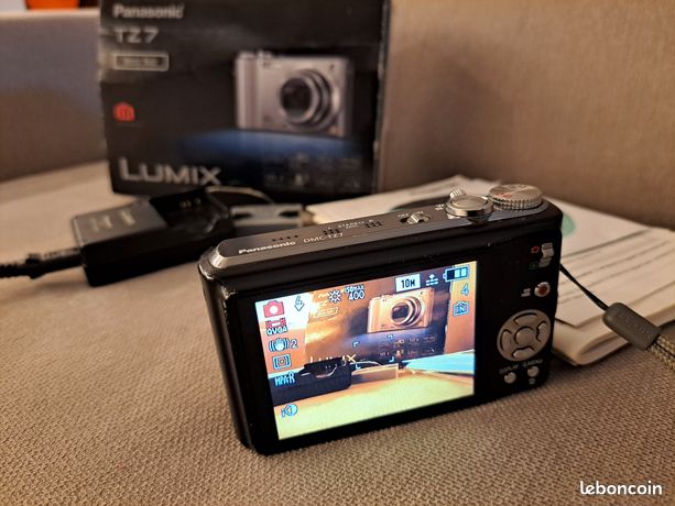 Lumix TZ7 + chargeur + 2 batteries