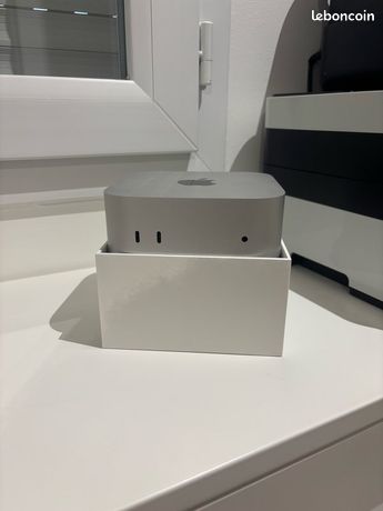 Mac mini M4 + Magic Keyboard