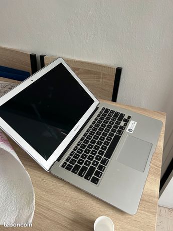 Macbook air 2017 très bon état 1 mois avec facture