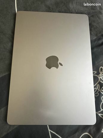 MacBook Air M2