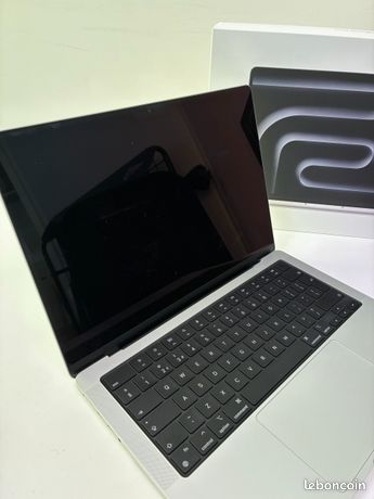 MacBook Pro 14 pouces – Argent (dernier modèle, puce Apple M4) 32 GO - acheté mai 2025