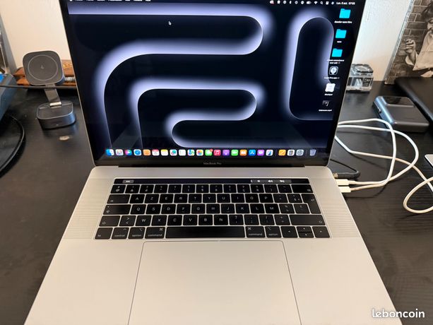 MacBook Pro 15 " 16 go 512 ram 2018