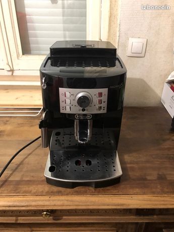 Machine à café à grain de DELONGHI magnifica S état général exceptionnel proche du