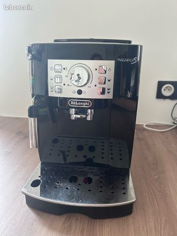 Machine à café à grain Delonghi