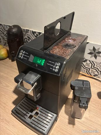 Machine à café avec moulin broyeur grain intégré Philips