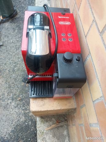 Machine à café capsule nespresso Délonghi POUR PIECES