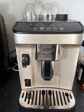 Machine à Café DELONGHI MAGNIFICA EVO