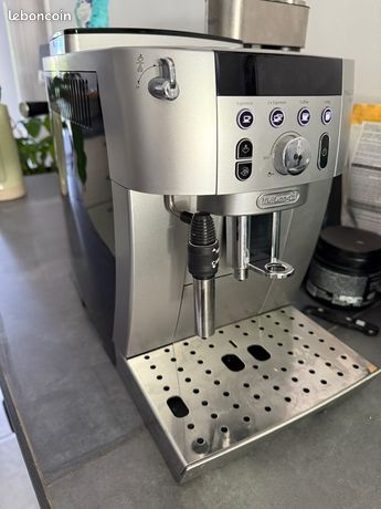 Machine à café DELONGHI Magnifica S Smart