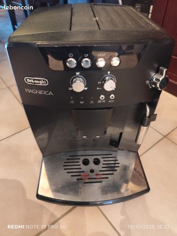 Machine à café Delonghi magnifica