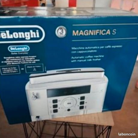 Machine a café delonghi neuf jamais ouvert