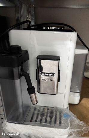 Machine à café Delonghi Rivelia blanche feb 4455.w