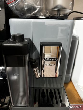 Machine à café Delonghi Rivelia GRIS 44055 G