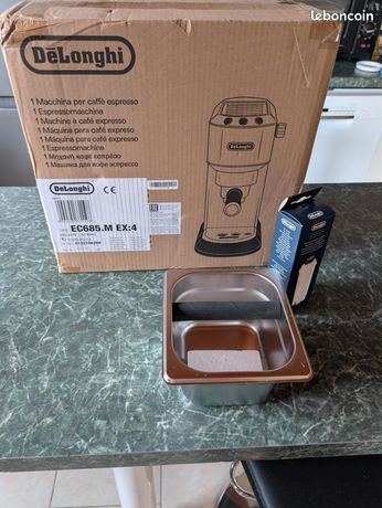 Machine à café Expresso Délonghi EC 685 M et accessoires