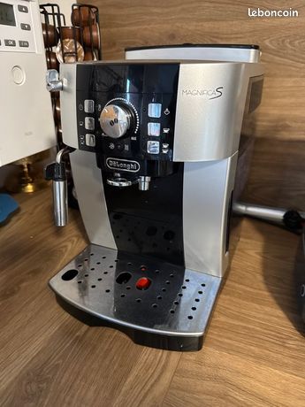 Machine à café grain DELONGHI MAGNIFICA S