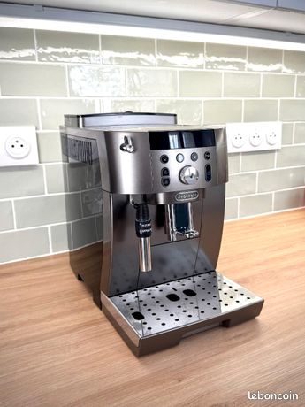 Machine à café grain Delonghi Magnifica S