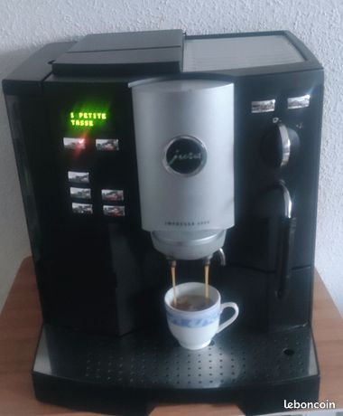 Machine à café jura swiss en bonne état de fonctionnement