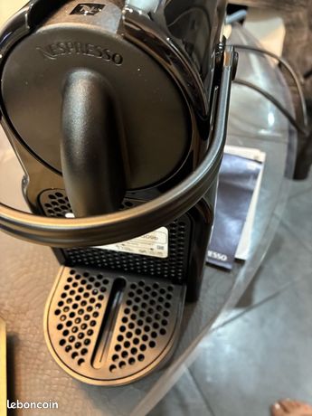 Machine à café Nespresso inissia noire