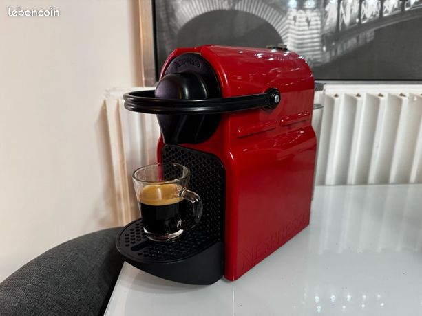 Machine à café Nespresso Inissia rouge aucune fuite