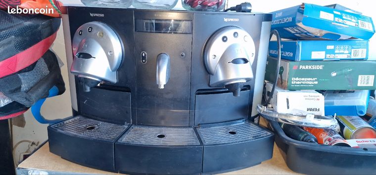 Machine à café NESPRESSO PRO GEMINI