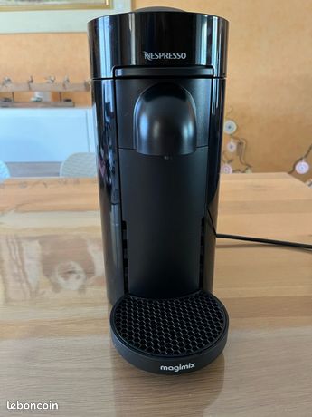 Machine à café NESPRESSO Vertuo Plus