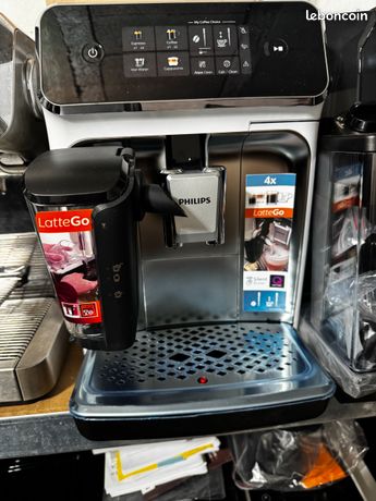 MACHINE A CAFE PHILIPS 2300 LATTEGO new model