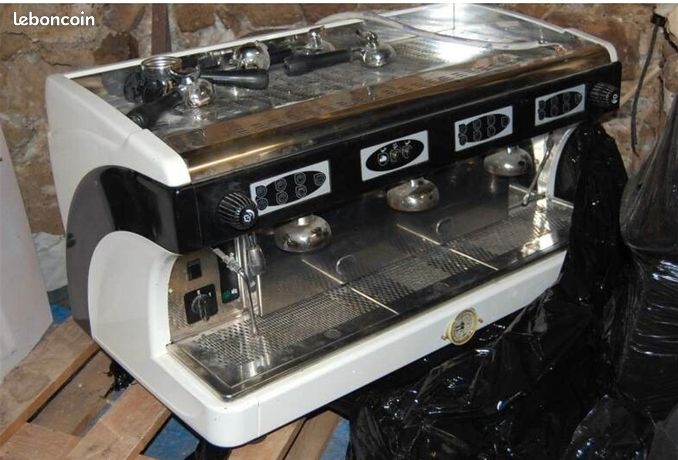 Machine à café professionnelle Astoria 3 groupes