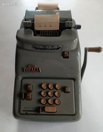 Machine à calculer électrique Totalia calculatrice collection