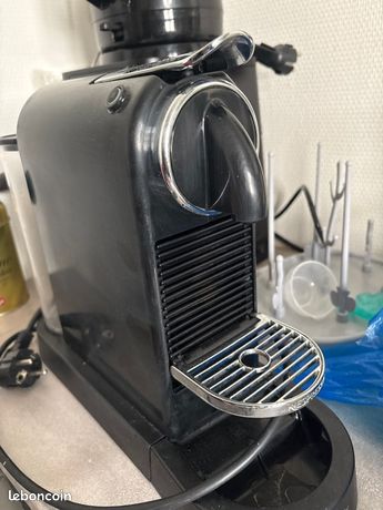 Machine à capsules nespresso