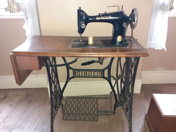 Machine à coudre à pédale