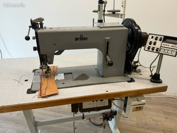 Machine à coudre ADLER 204-64